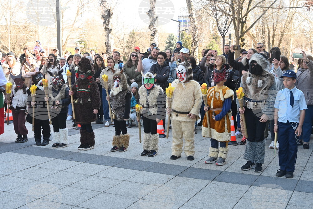 Монтана - деца - кукери