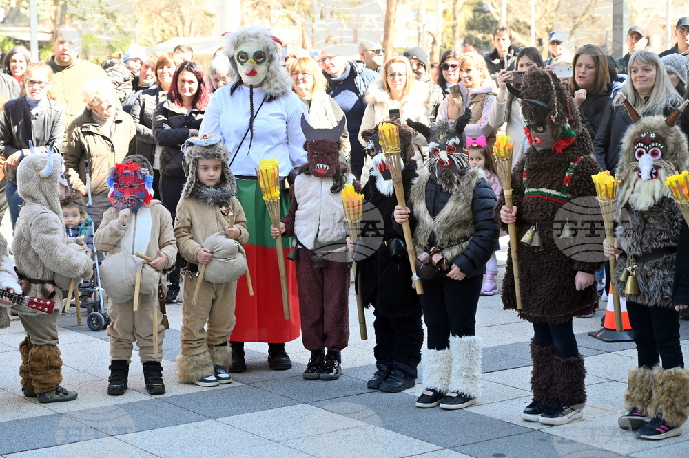 Монтана - деца - кукери