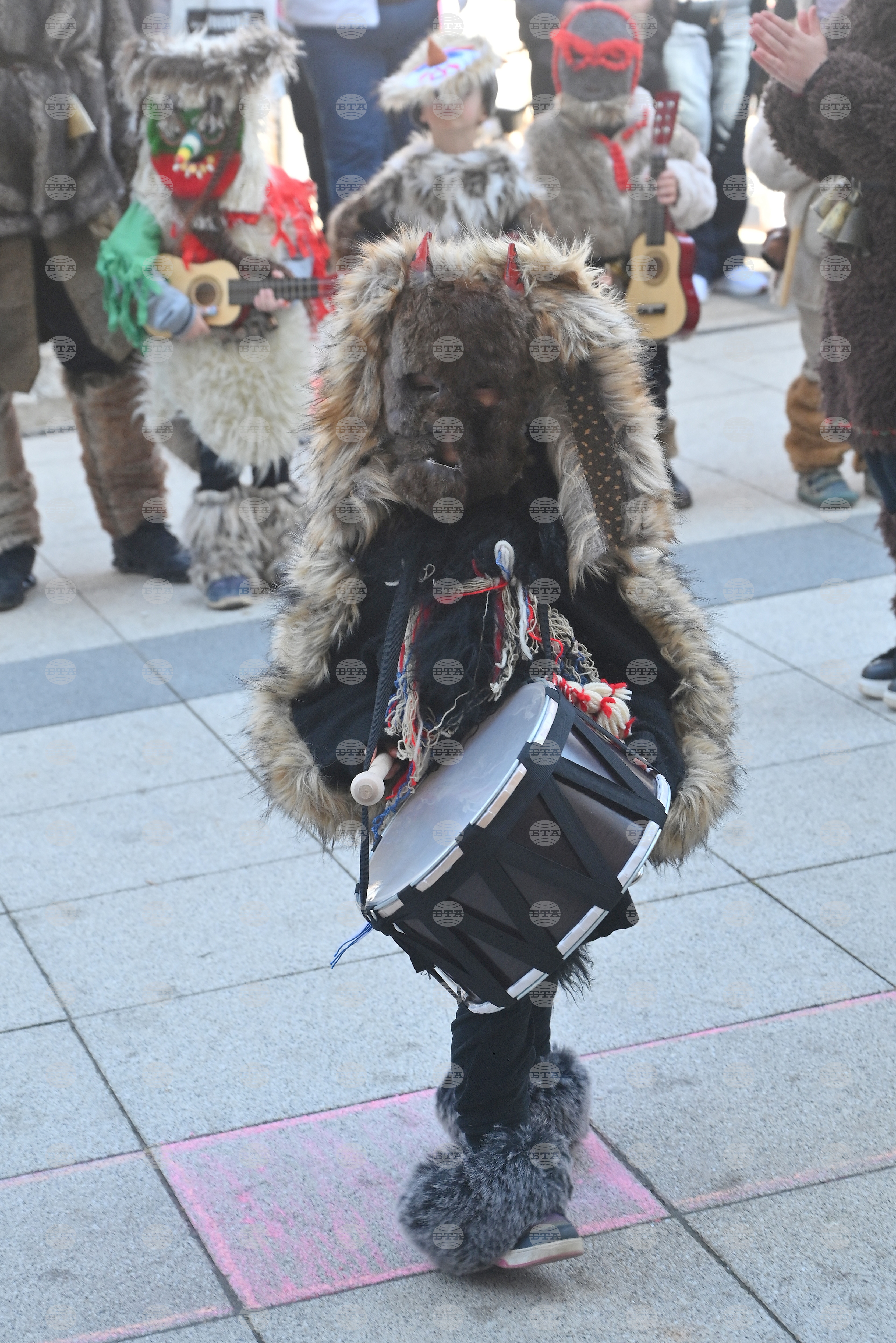 Монтана - деца - кукери