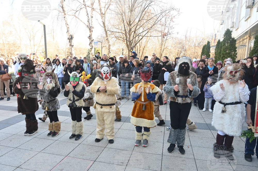 Монтана - деца - кукери