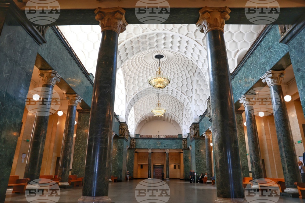 EU Pays for Bulgarian Judiciary Modernization while National Authorities Are Preoccupied with Salaries, Think-Tank Says