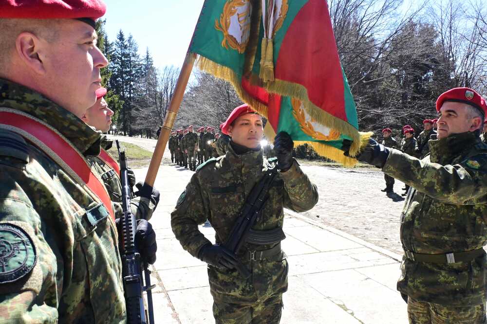 МО: Новоназначени военнослужещи в Сухопътните войски положиха военна клетва