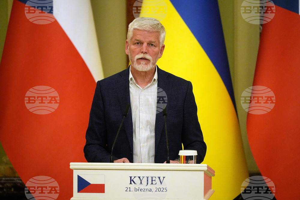 Украйна е получила 4,4 милиона снаряда с голям калибър по линия на чешката инициатива за боеприпаси, заяви президентът на Чехия