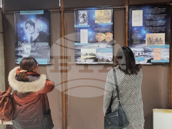 Добрич - изложба - Елисавета Багряна