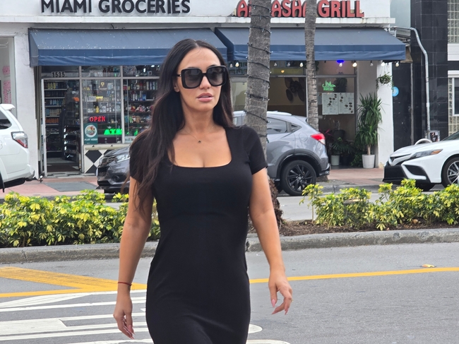 Мария Илиева се противопоставя на предразсъдъците в новия си сингъл „Избери себе си”