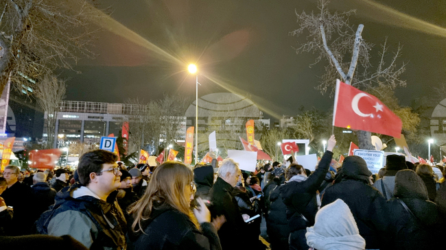 Thousands Rally in Istanbul Demanding Release of Mayor Imamoglu