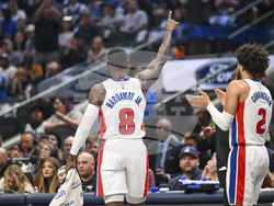 Pistons Mavericks Basketball