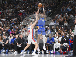 Pistons Mavericks Basketball