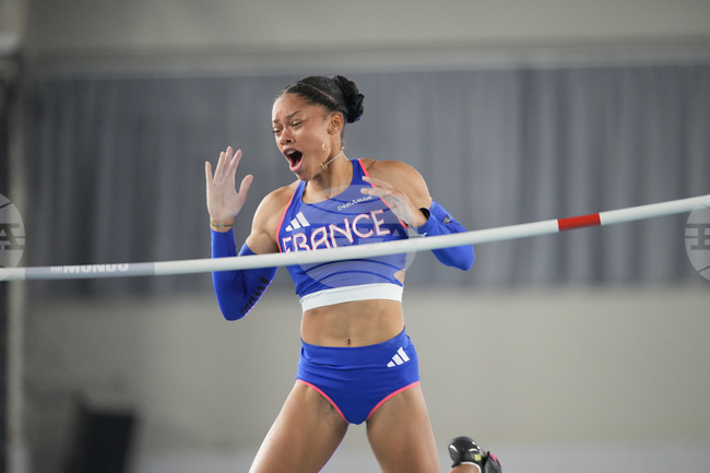 Мари-Жули Бонен спечели световната титла в овчарския скок в зала с национален рекорд на Франция