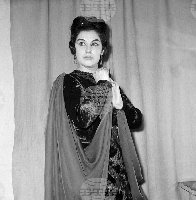 Виолета Бахчеванова: Никога не трябва да си въобразяваш, че изкуството започва от теб