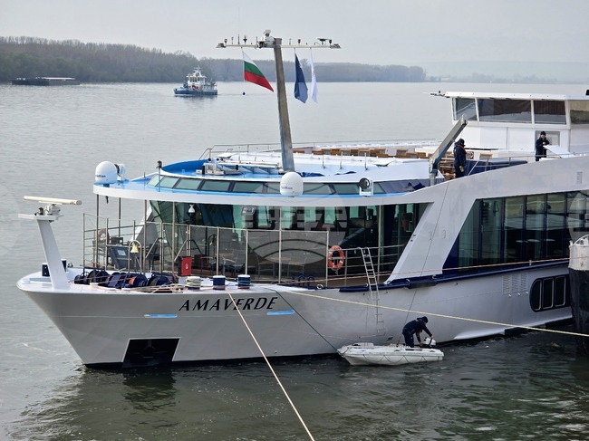 Първият за туристическия сезон круизен кораб акостира на пристанището във Видин