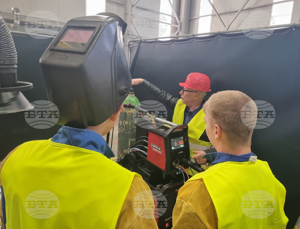 Варна - ученици - национално състезание - заварчици