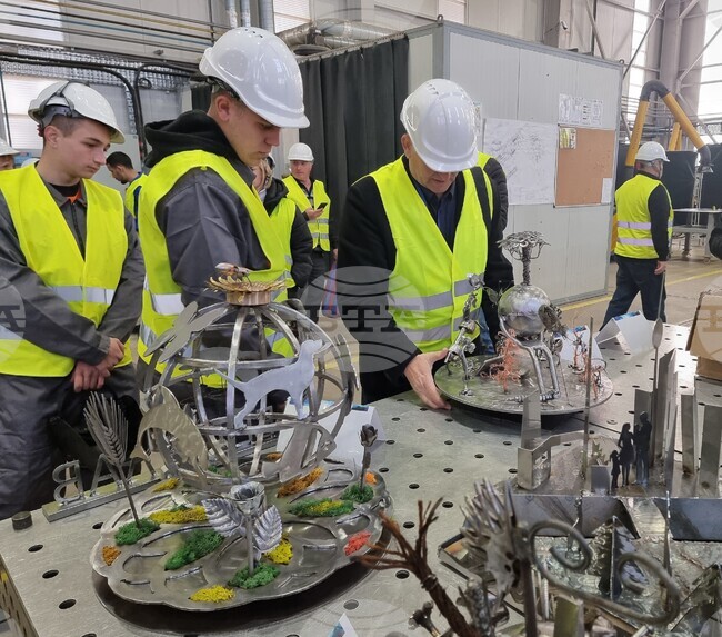 Варна - ученици - национално състезание - заварчици