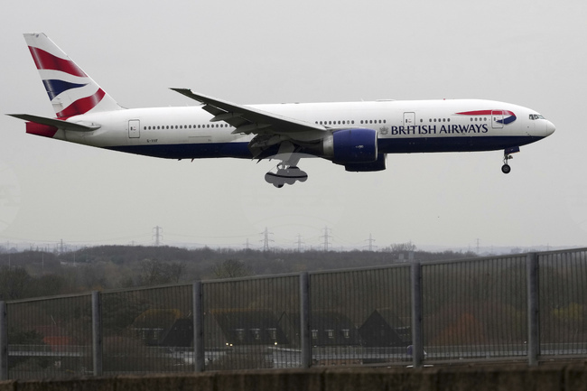 Самолет на Бритиш Еъруейз кацна по спешност в Букурещ заради интоксикация с дим на пътници