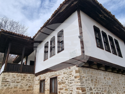 Село Радибош - килийно училище и църква