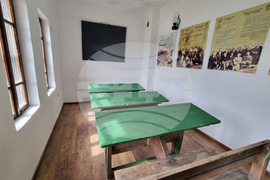 Село Радибош - килийно училище и църква