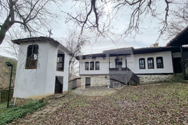 Село Радибош - килийно училище и църква