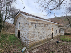 Село Радибош - килийно училище и църква