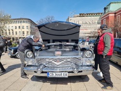 Кюстендил - изложение на ретро автомобили - благотворителна кауза