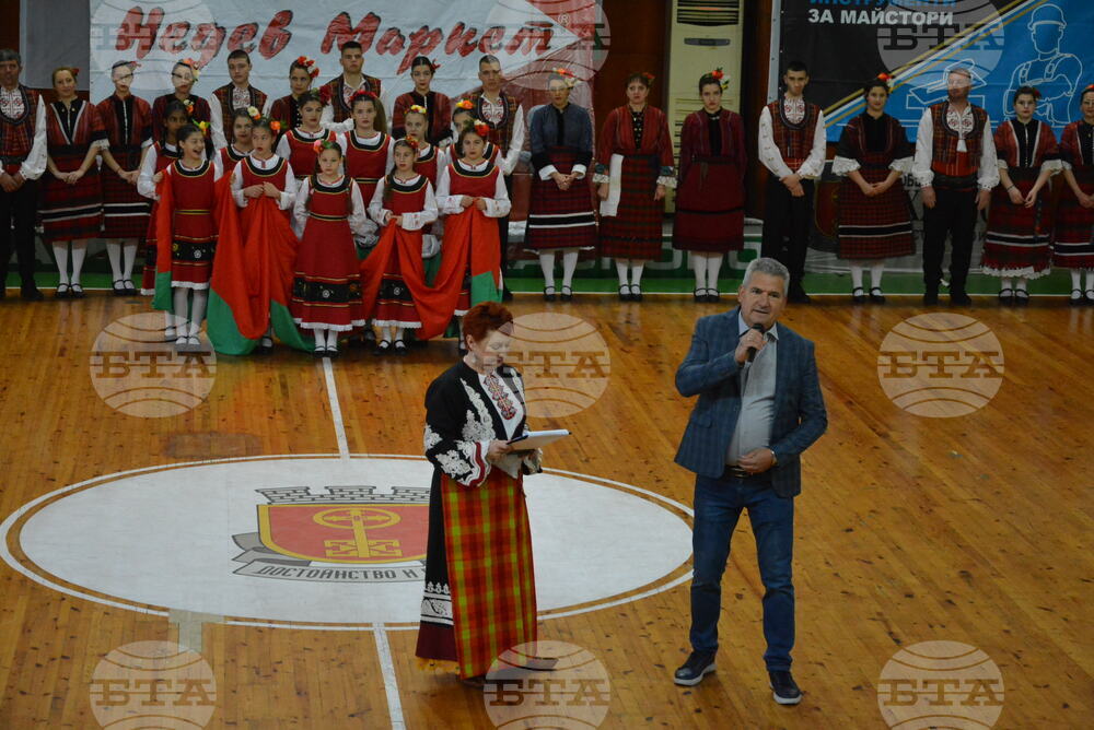 Хасково - Фестивал за български хора и танци „Хайдушка софра“