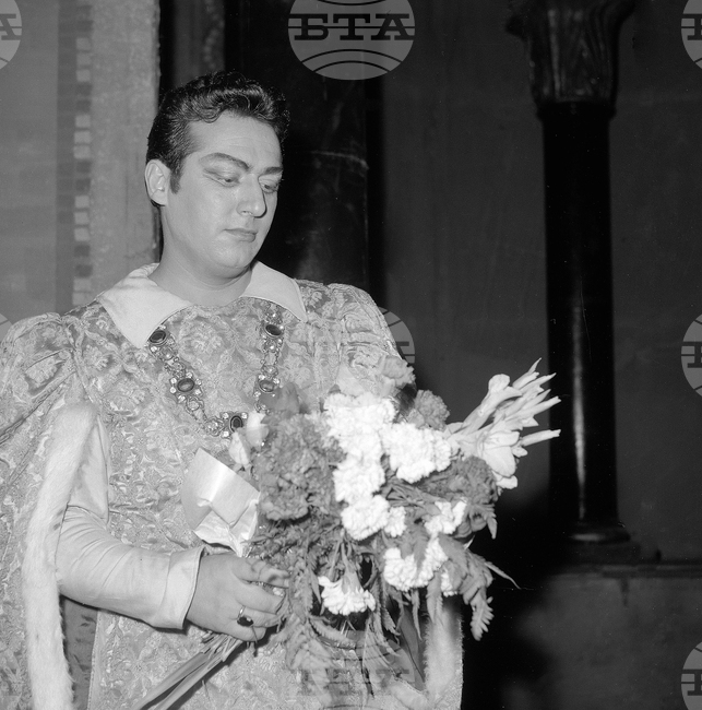 Не останах в чужбина, защото съм роден в квартал „Коньовица“, казва тенорът Никола Николов, от чието рождение се навършват 100 години