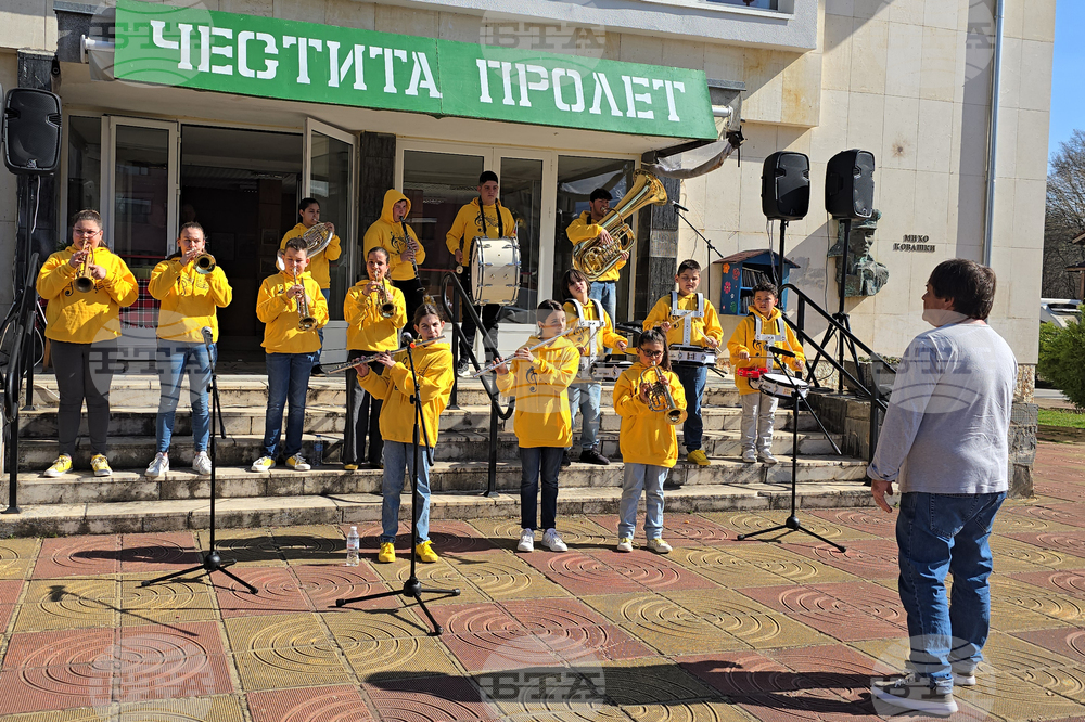 Априлци - посрещане на пролетта - празник