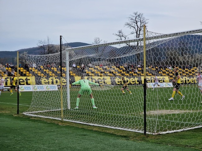 Фратрия стигна до обрат при гостуването си на Миньор Перник