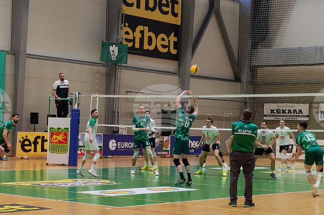 Волейболният Нефтохимик записа две победи над Берое в контроли