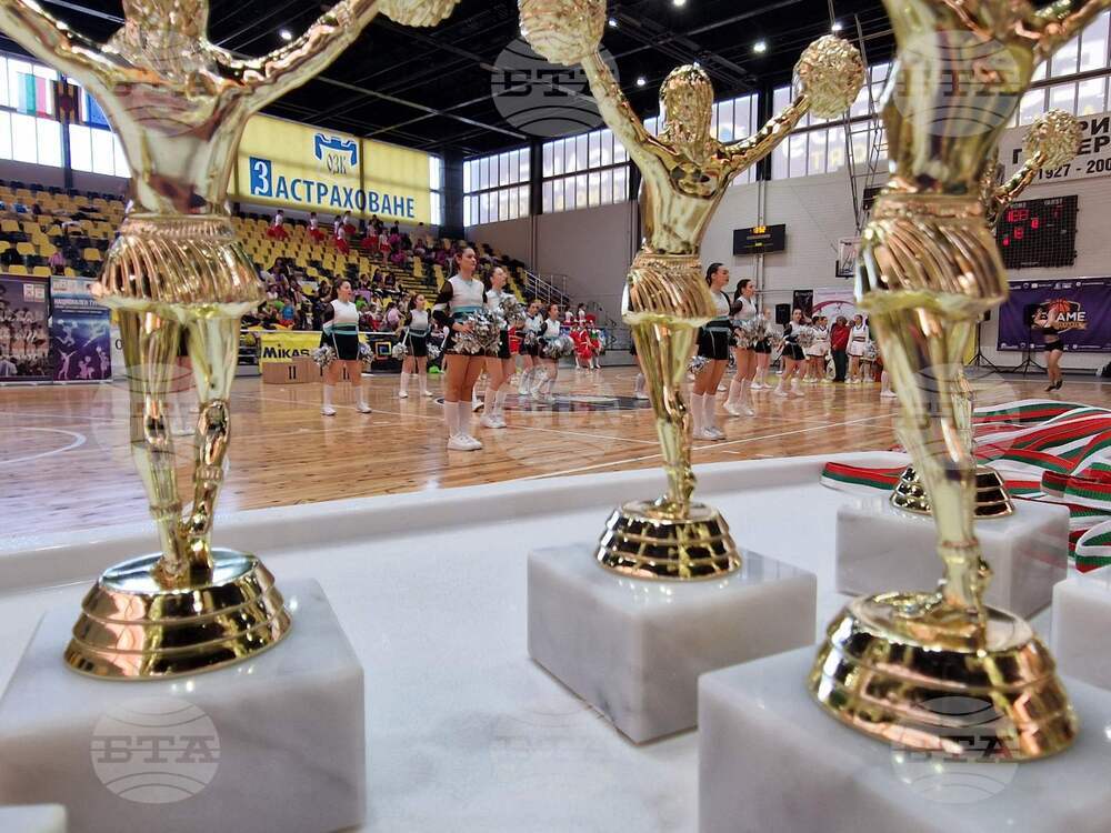 Повече от 40 отбора от страната участваха в Националния ученически турнир по мажоретни спортове в Перник