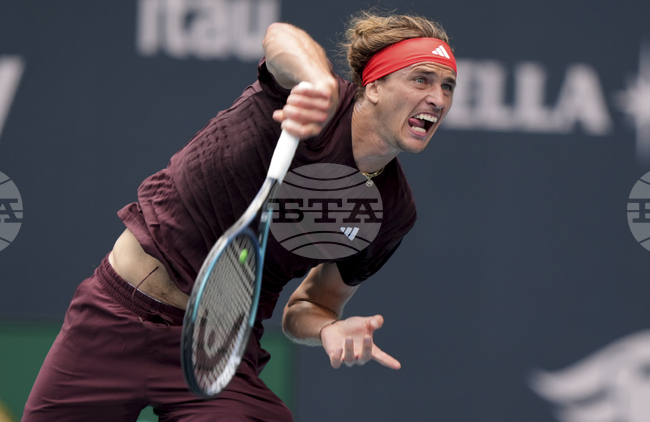 Александър Зверев се класира за четвъртия кръг на тенис турнира в Маями и постави нов рекорд