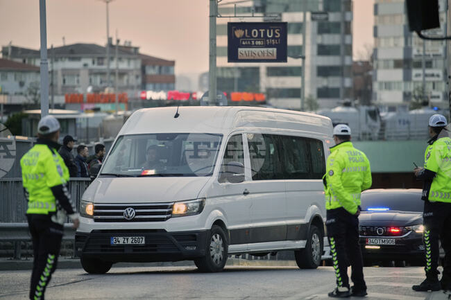 Турските власти заловиха над 500 нелегални мигранти при мащабна операция