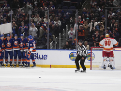 Flames Islanders Hockey