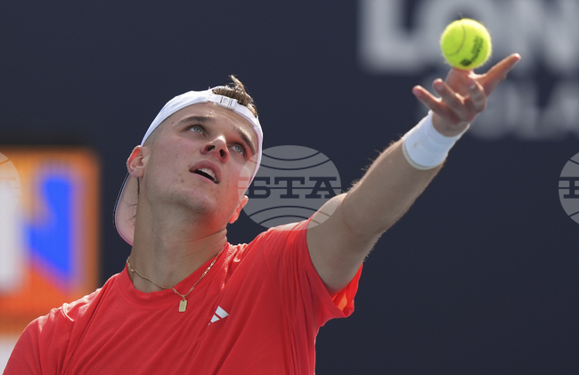 19-годишният Якуб Меншик се класира за полуфиналите на турнира по тенис от сериите "Мастърс" в Маями