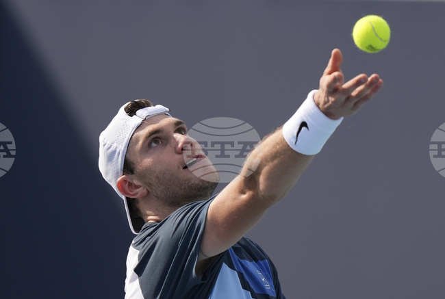 Джак Дрейпър и Матео Арналди се класираха за четвъртфиналите на тенис турнира в Мадрид