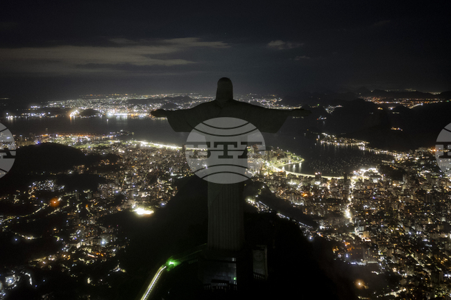 Бразилия и Лос Анджелис бяха сред последните, които угасиха светлините тази нощ, докато светът отбеляза „Часът на Земята“