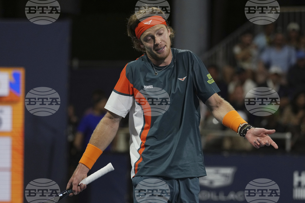 Защитаващият титлата си Андрей Рубльов отпадна в третия кръг на турнира "Мастърс" в Мадрид