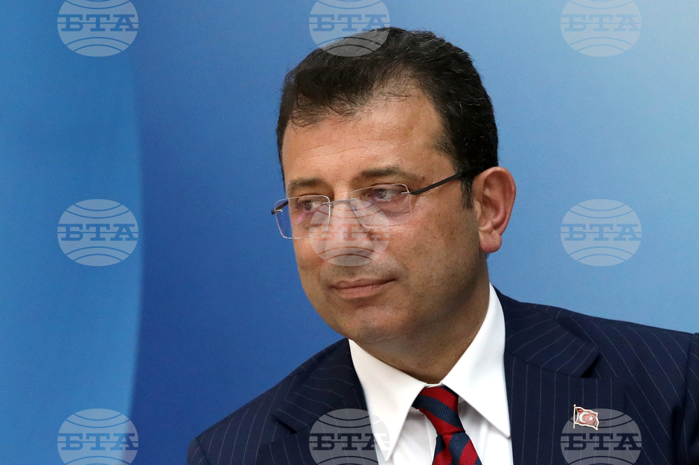 Кметът на Истанбул е оставен под арест