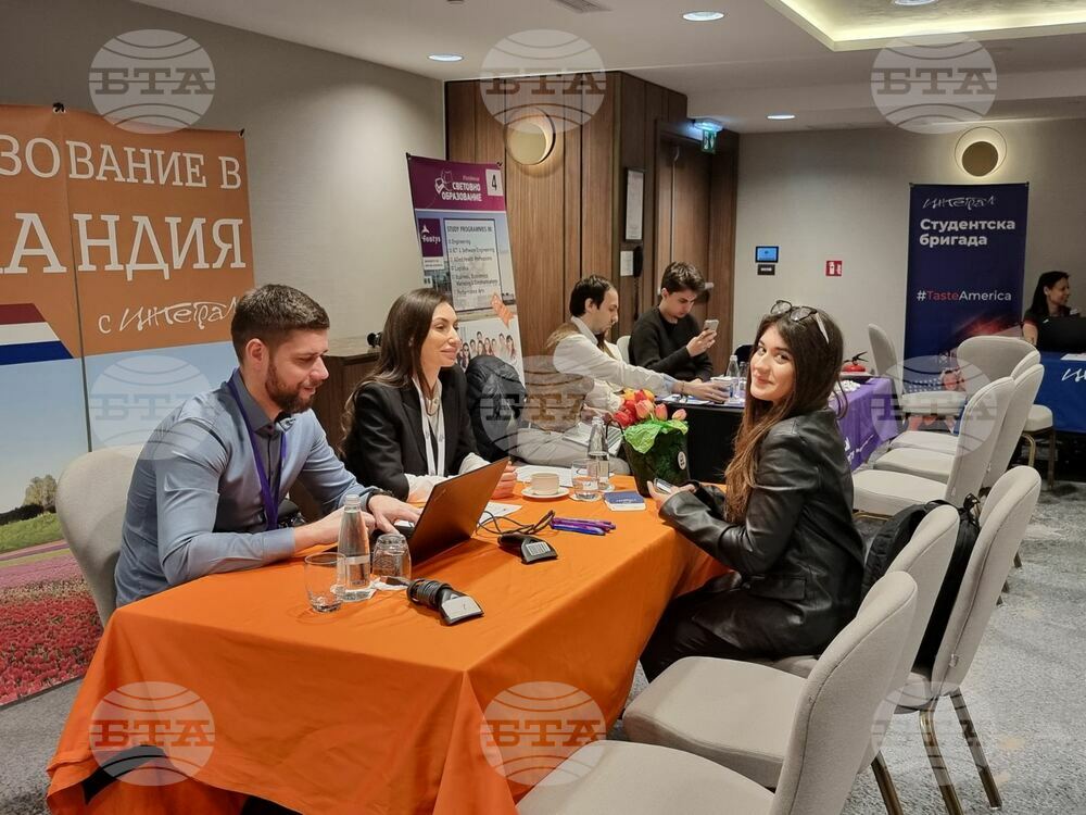 Изложение „Световно образование – Пролет 2025“ се провежда днес при голям интерес в Пловдив