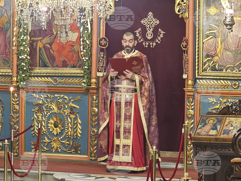 Постът е сила, с която издигаме душата си в дълг към Кръста Господен, каза пред миряните в храм „Света Троица“ в Русе отец Недялко Димитров