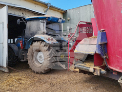 Село Слаковци - кравеферма - семеен бизнес