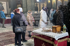 Добрич - Кръстопоклонна неделя - литургия