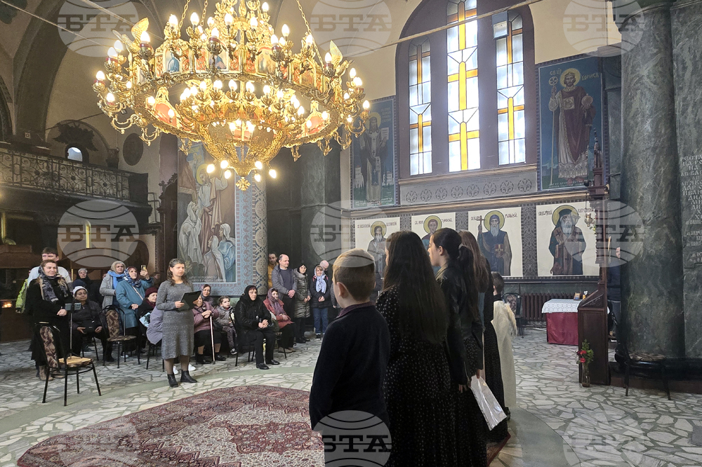 Добрич - Кръстопоклонна неделя - литургия