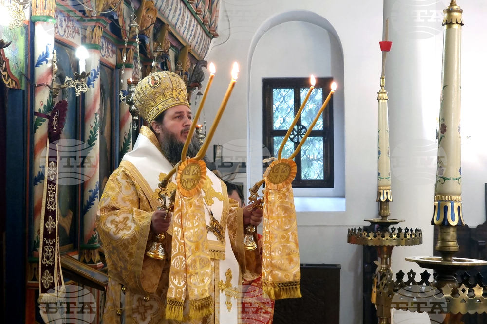 Кюстендил - Света литургия - Неделя Кръстопоклонна