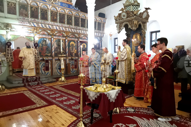 Кюстендил - Света литургия - Неделя Кръстопоклонна