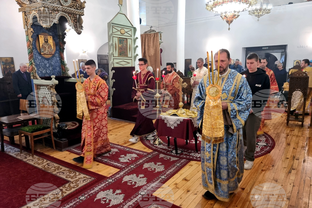Кюстендил - Света литургия - Неделя Кръстопоклонна