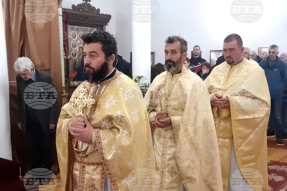 Кюстендил - Света литургия - Неделя Кръстопоклонна