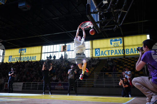 Перник - баскетбол - Мач на звездите - Българи - Чужденци