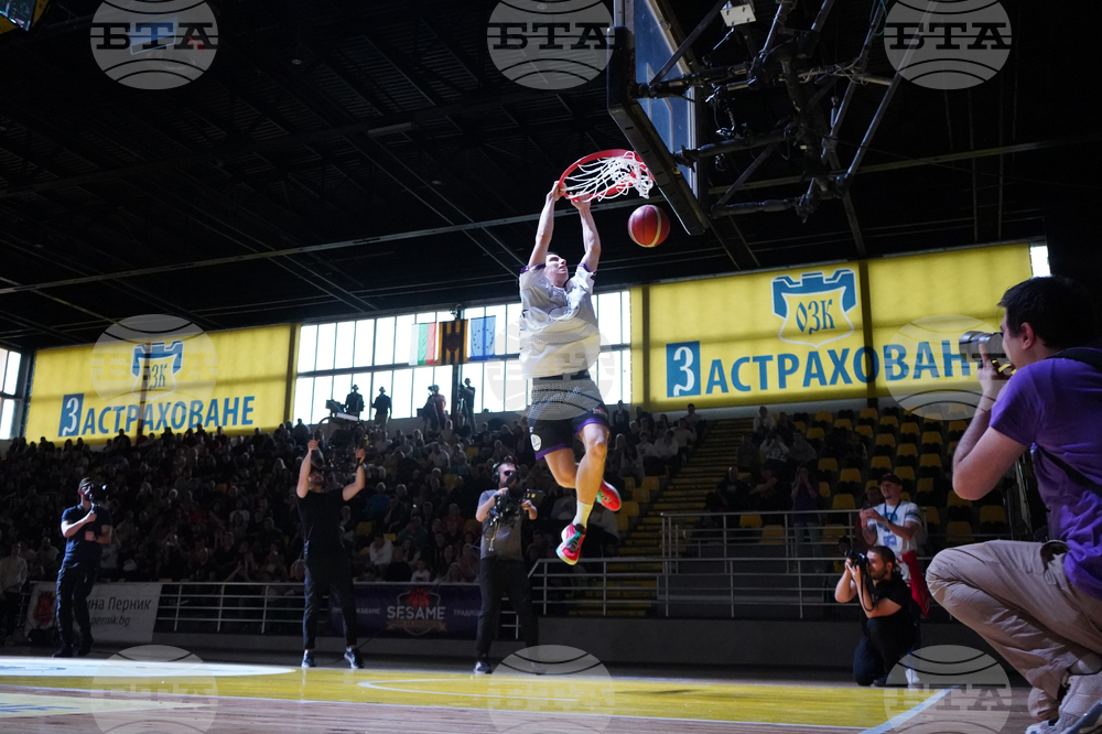 Перник - баскетбол - Мач на звездите - Българи - Чужденци