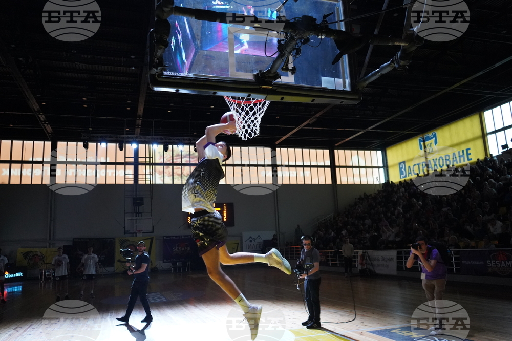 Перник - баскетбол - Мач на звездите - Българи - Чужденци