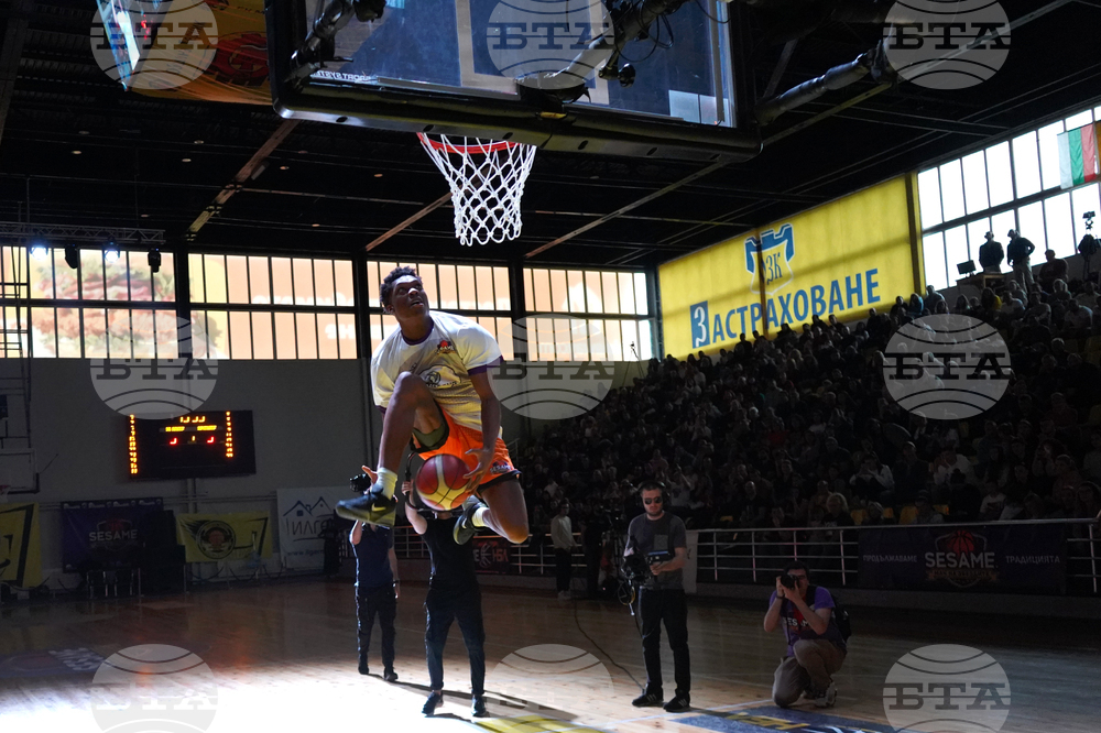 Перник - баскетбол - Мач на звездите - Българи - Чужденци